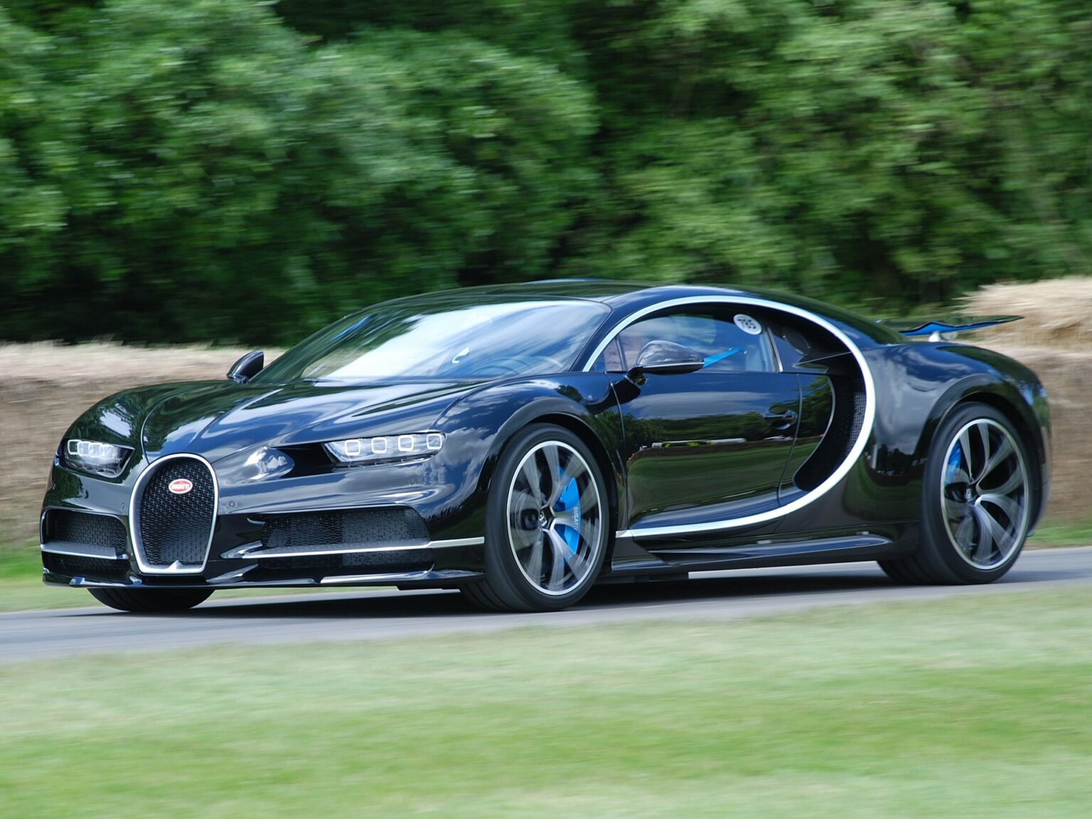 The New Bugatti Chiron R Is Headed For Geneva | SuperCars.net