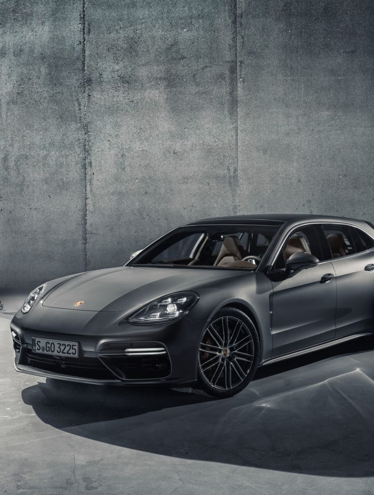 2020 Porsche Panamera Turbo S E-Hybrid Sport Turismo