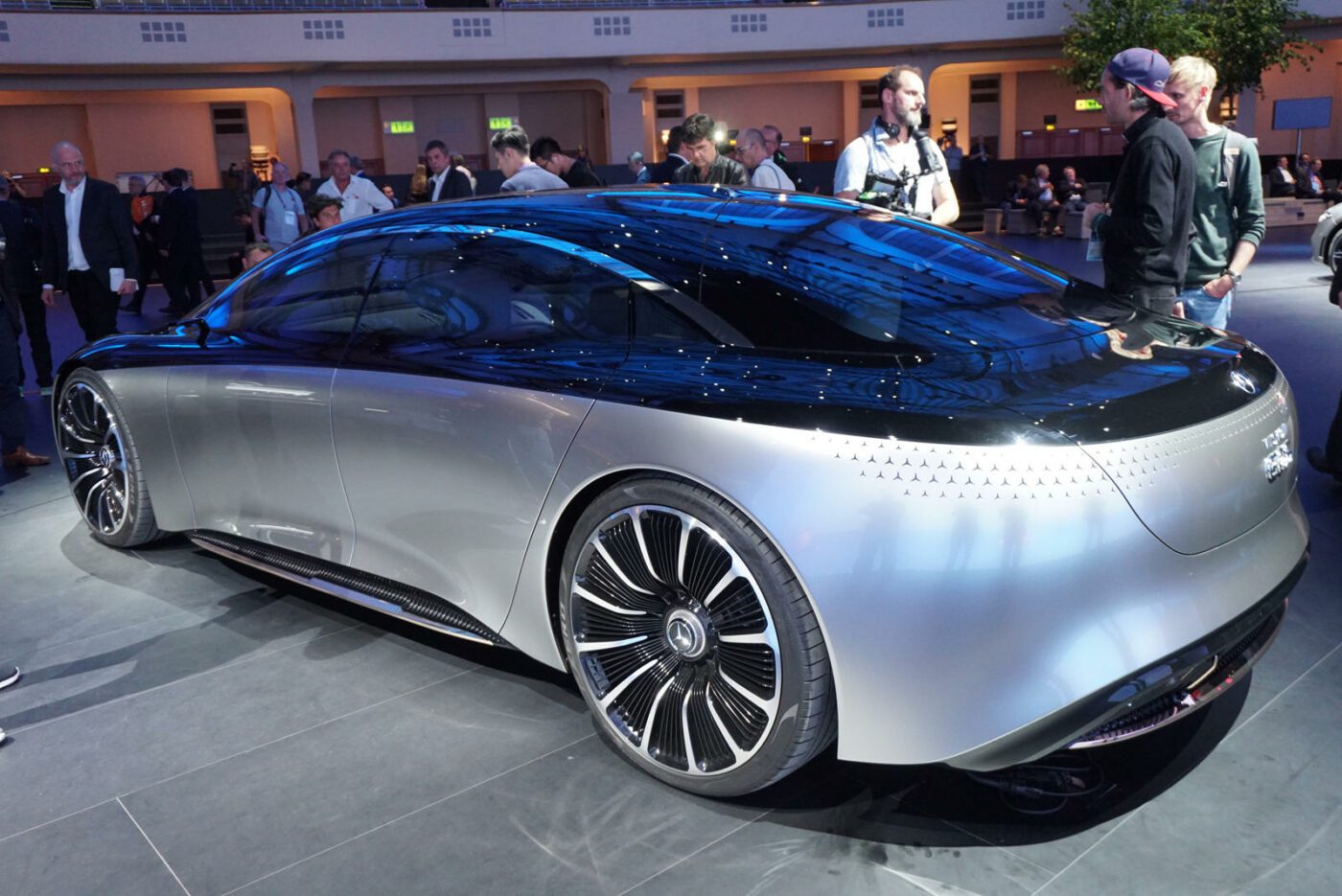 Новый Мерседес Benz Vision EQS