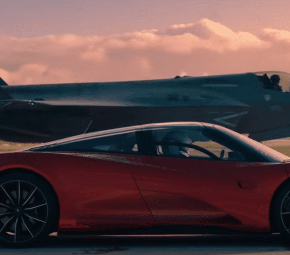 Top Gear Video of McLaren Speedtail vs F35 Fighter Jet