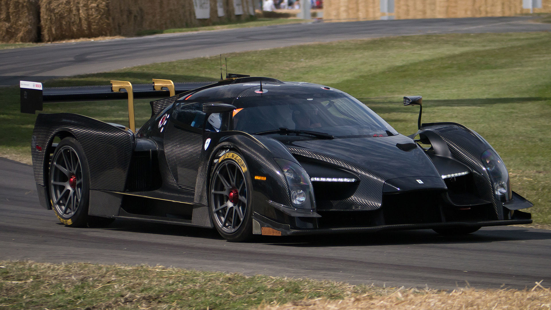 SCG 003 Competizione in bare carbon