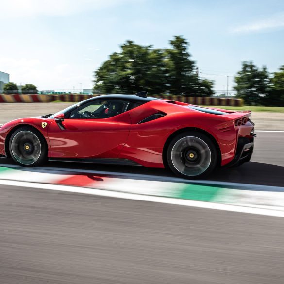 Ferrari SF90 Stradale Wallpapers