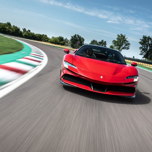 Ferrari SF90 Stradale Wallpapers