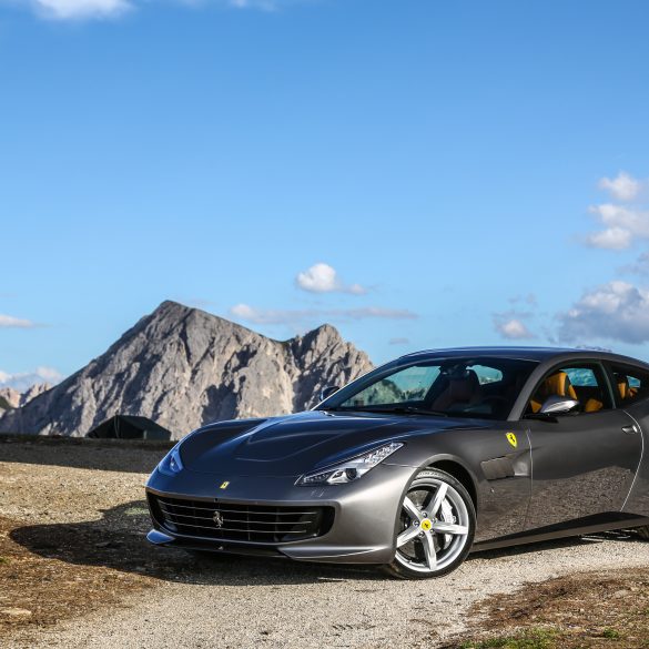 Ferrari GTC4 Lusso Wallpapers