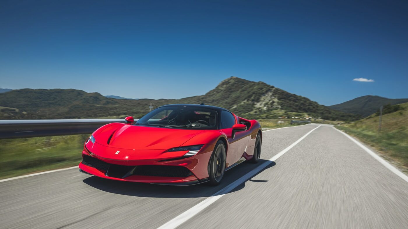 EVO Reviews The 2020 Ferrari SF90 Stradale | SuperCars.net