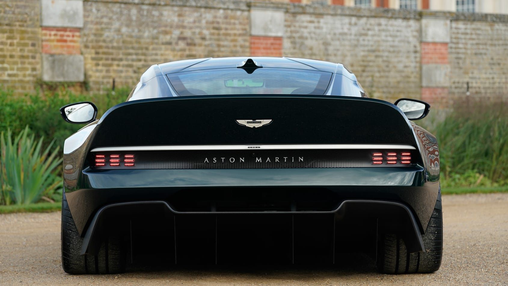 Aston Martin Victor