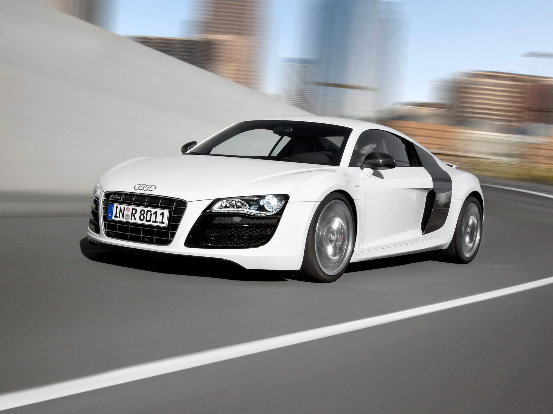 М р 8. Audi r8 White. Ауди р8 кватро. Ауди r8 белая. Audi r8 Coupe.