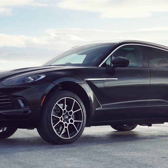 2021 Aston Martin DBX