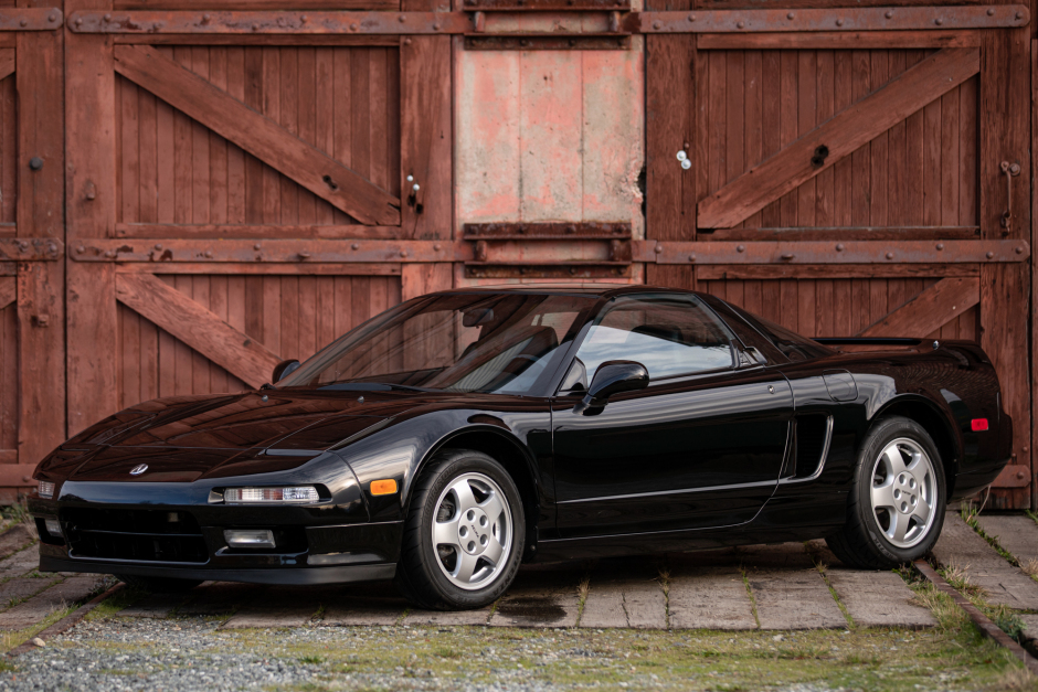 FOR SALE: 37K-Mile 1992 NSX 5-Speed | Supercars.net