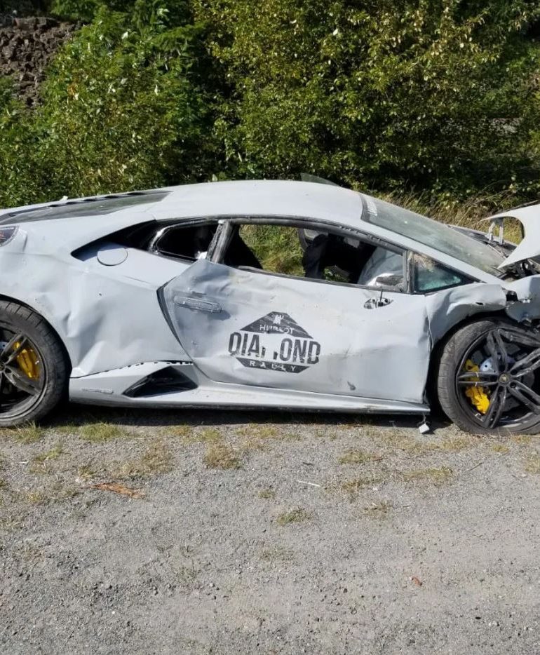 Crashed lamborghini