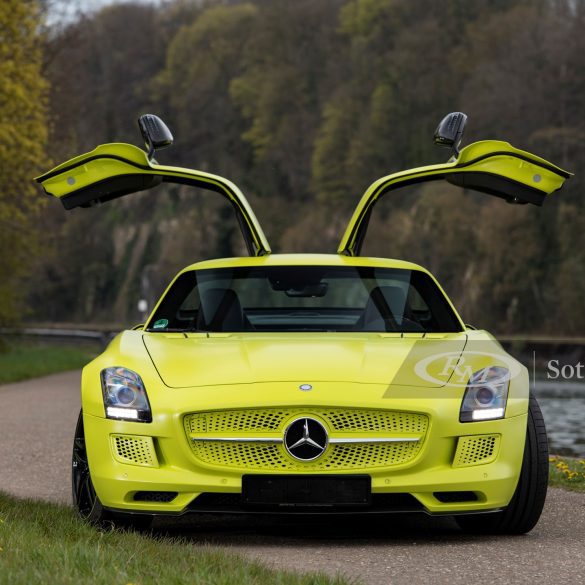 2013 Mercedes-Benz SLS AMG Electric Drive Doors Open