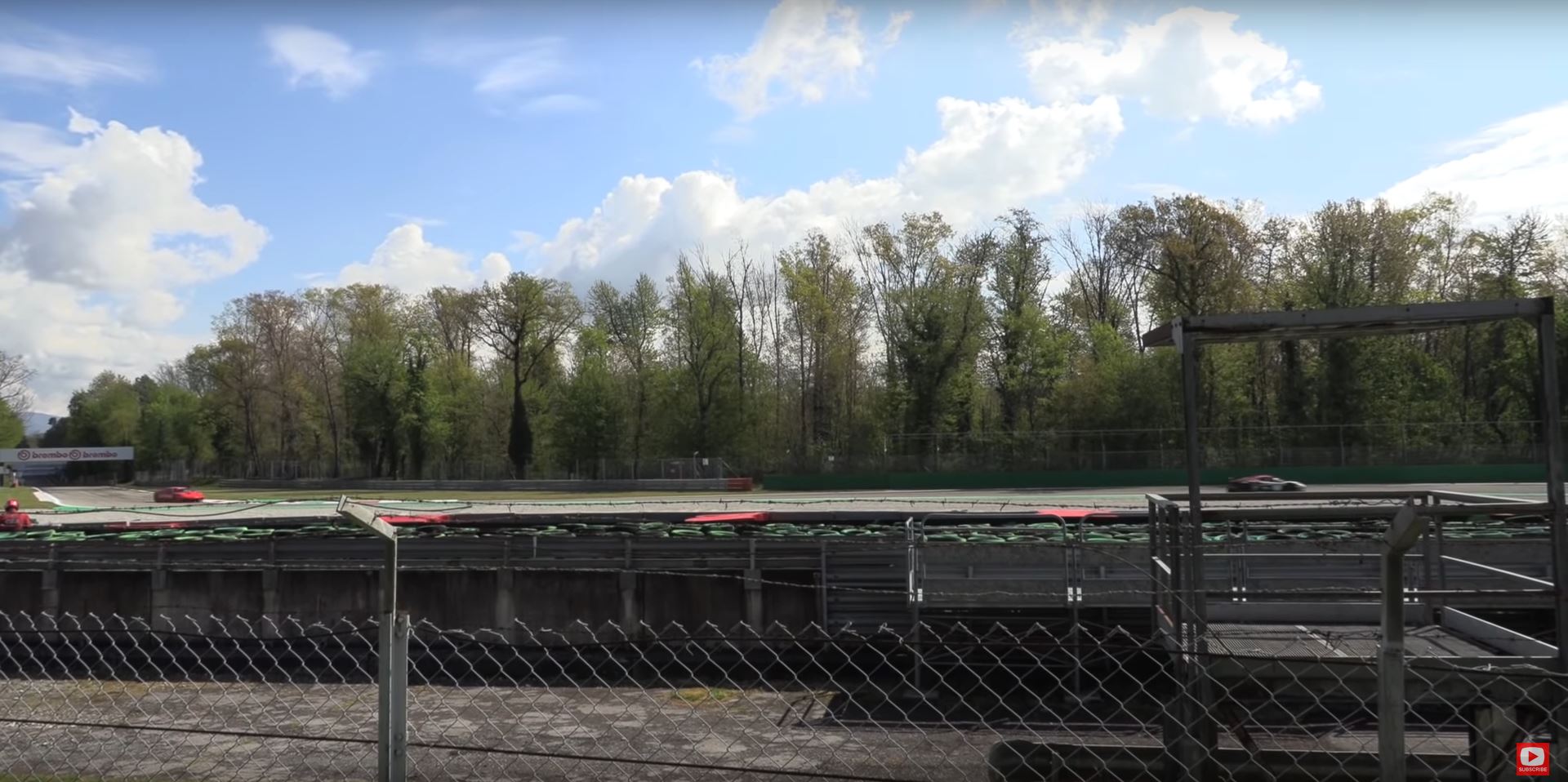 A 458 GTE chases a 488 GT3 Evo through Variante Ascari