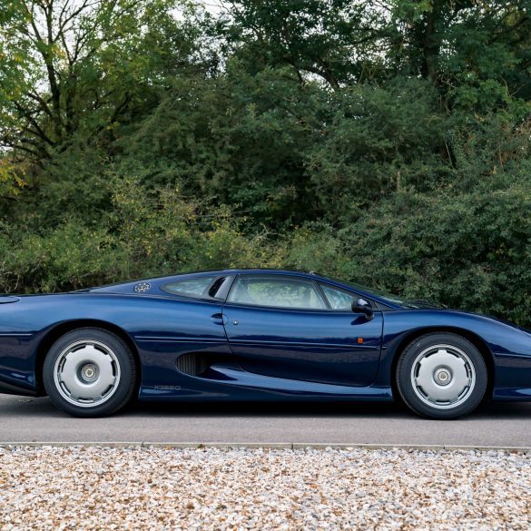 1993 Jaguar XJ220