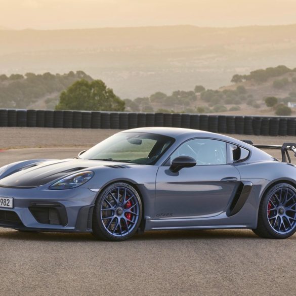 Porsche Cayman 718 GT4 RS