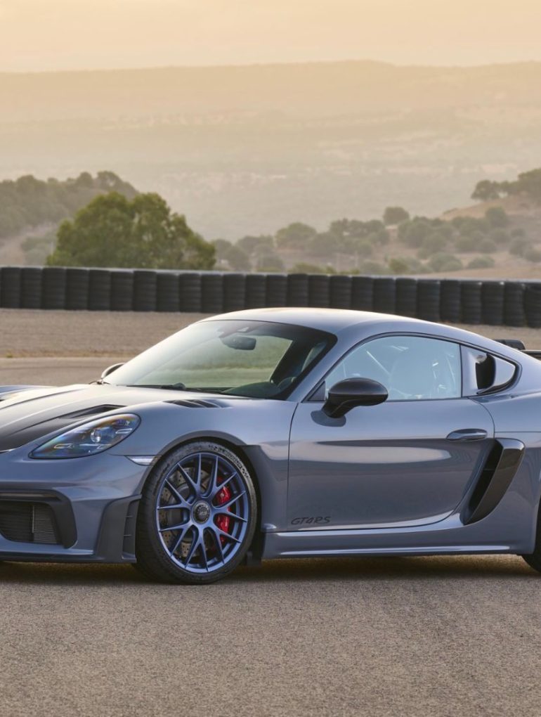 Porsche Cayman 718 GT4 RS