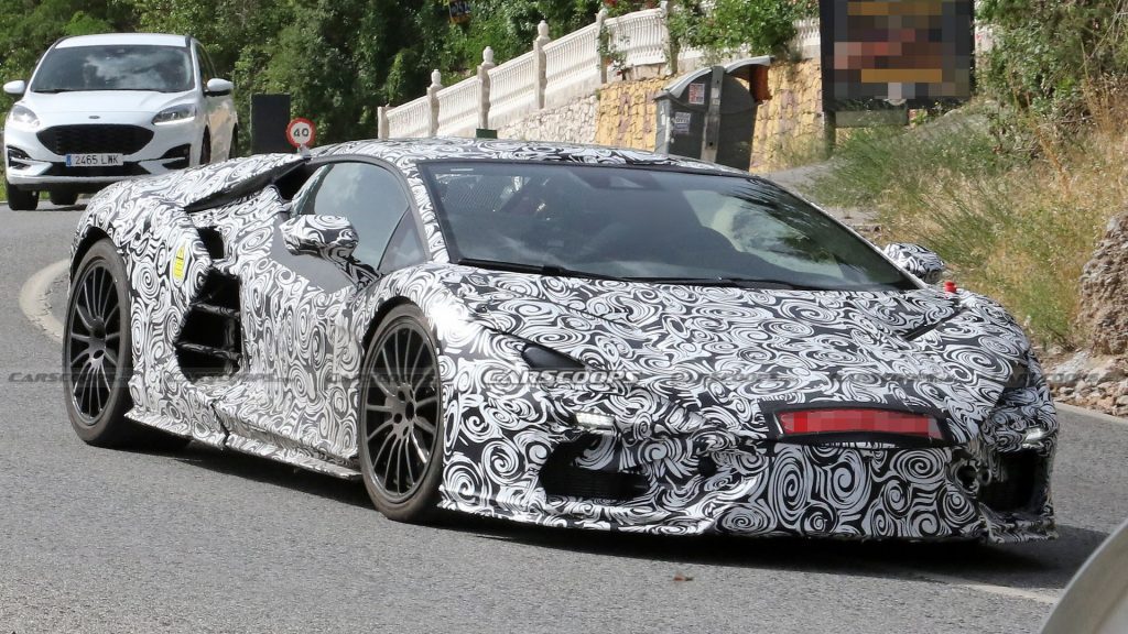 New spy shots of the Lamborghini Aventador successor show styling