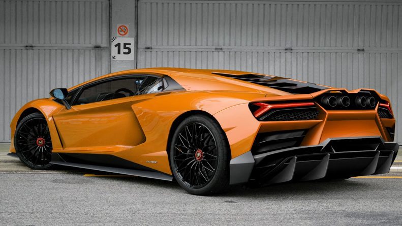 Final testing of the Lamborghini Aventador successor