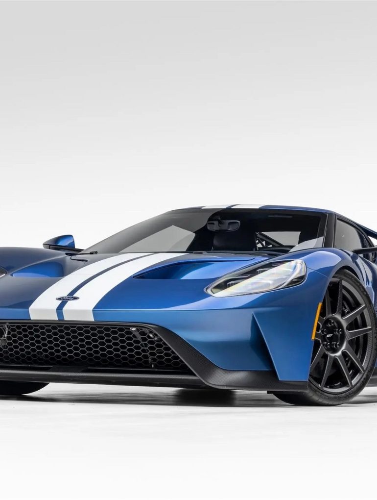 Front-angled view of the 2019 Ford GT finished in Liquid blue and Frozen White stripes.