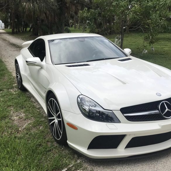 Front-angled-view of a 2009 mercedes benz sl65 amg black series