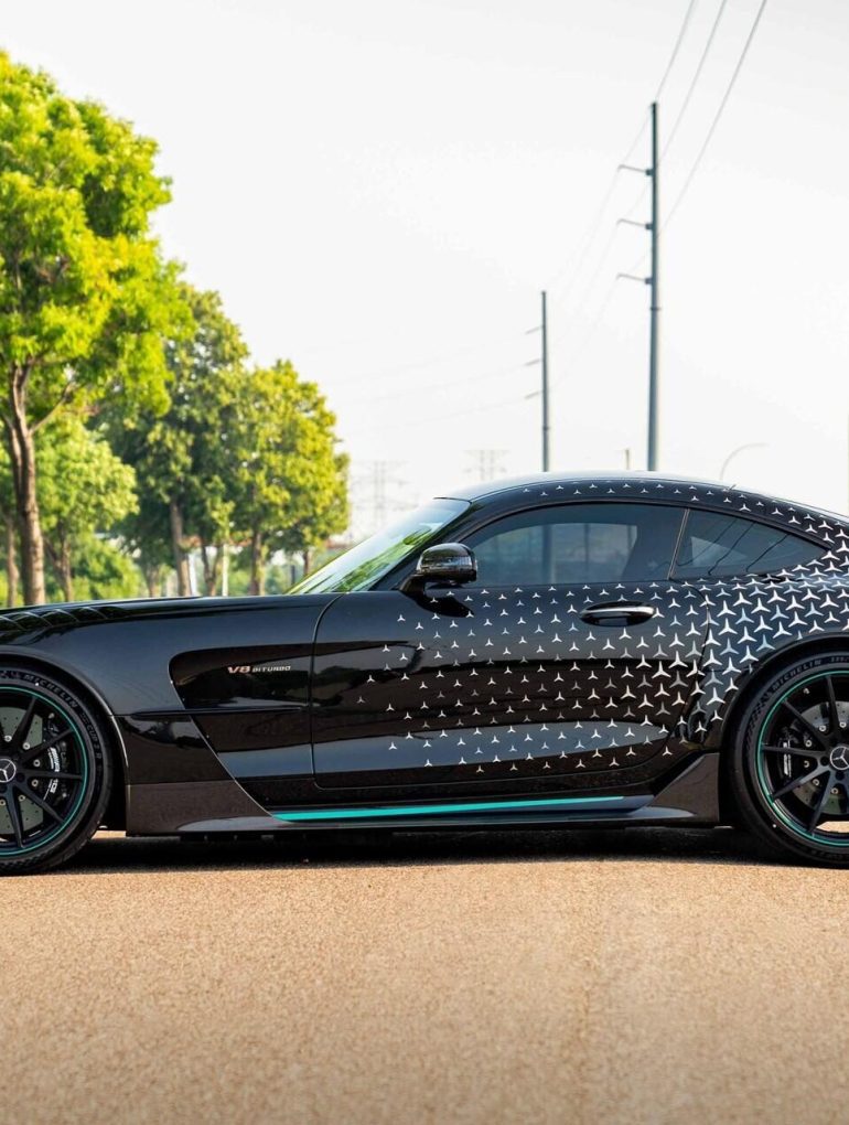 Side profile of a 2021 Mercedes-AMG GT Black Series P One Edition