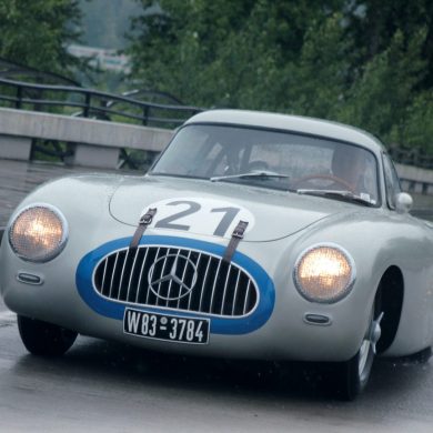 Despite characteristically wet Seattle weather, the 300 SL felt remarkably surefooted and easy to drive. Photo: Casey Annis