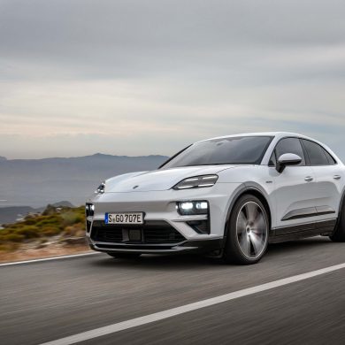 2025 Porsche Macan Turbo