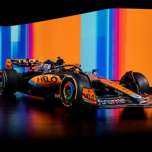 2023 McLaren MCL60