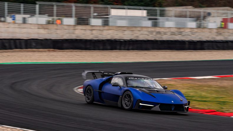 The Maserati MCXtrema tackles the track ahead of initial deliveries