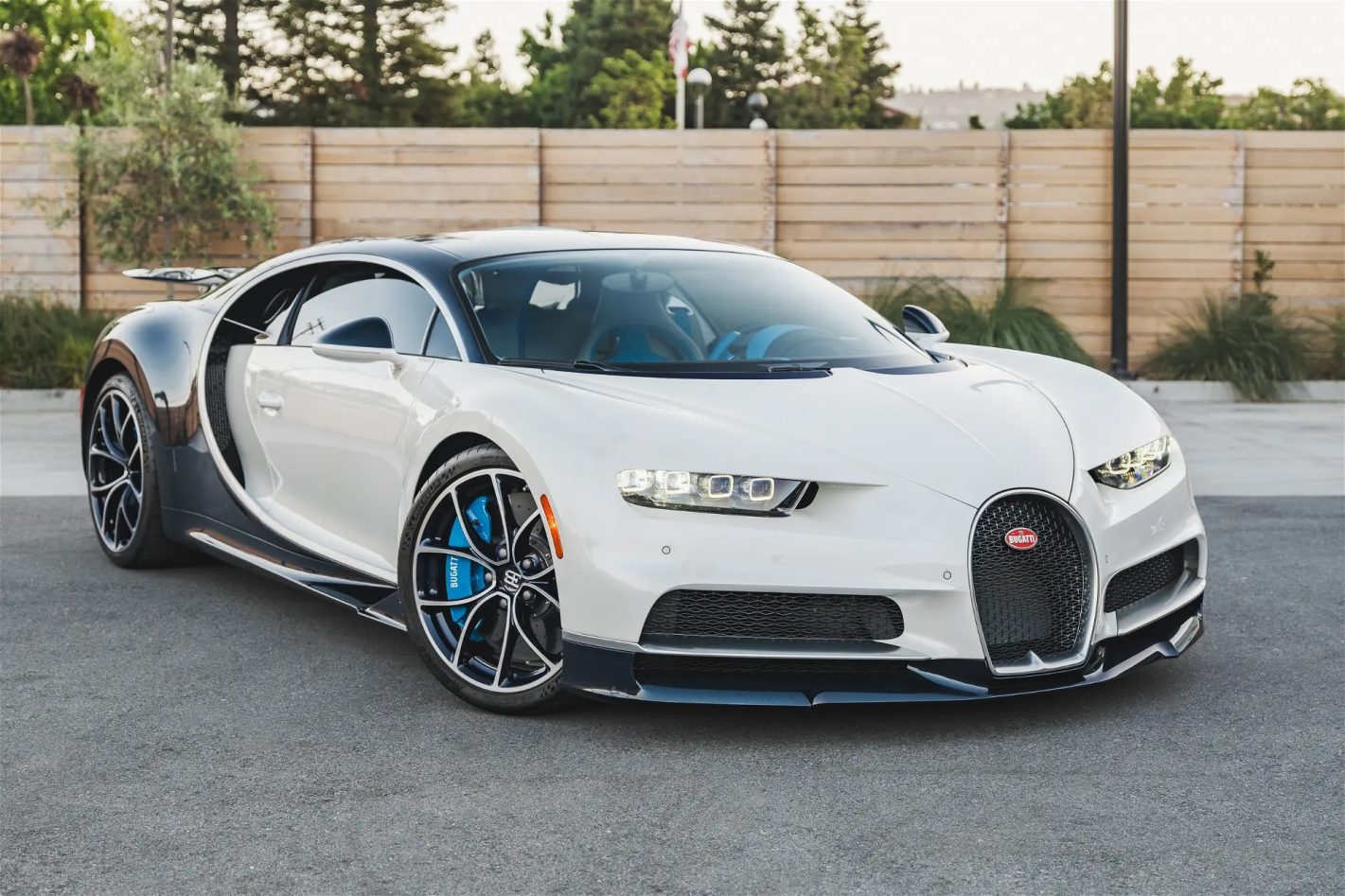 Bugatti Chiron Noire Sportive And Noire Élégance